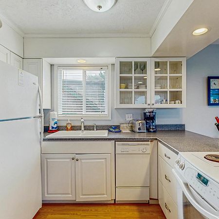 Chris'S Oceanfront Getaway Villa Rockaway Beach Bagian luar foto