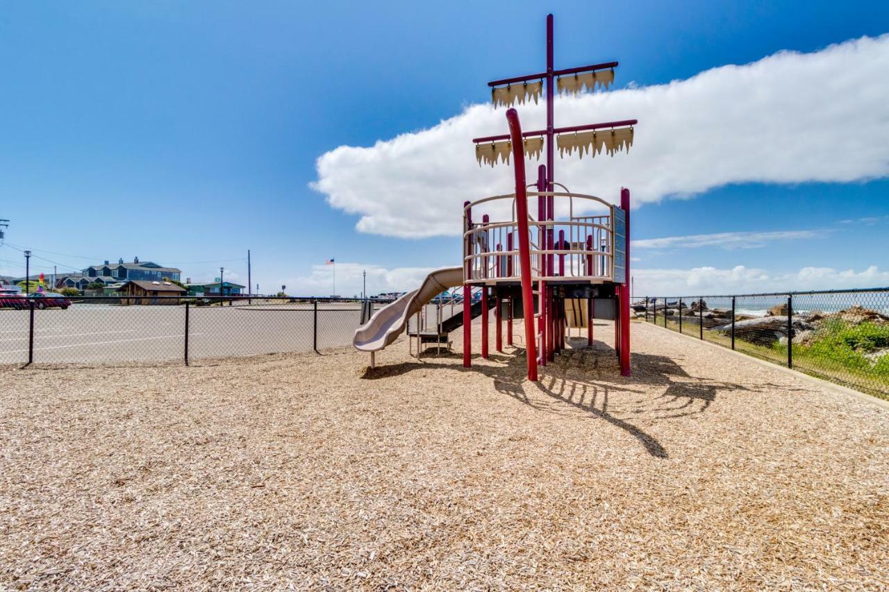 Chris'S Oceanfront Getaway Villa Rockaway Beach Bagian luar foto